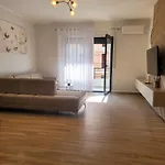 Newborn Apartments Lungomare Vlore