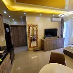Newborn Apartments Lungomare Vlore