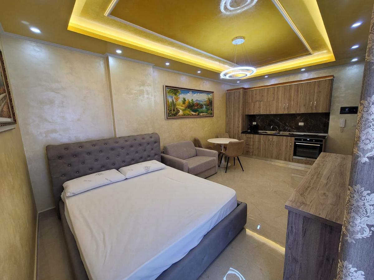 Newborn Lungomare Appartement Vlorë