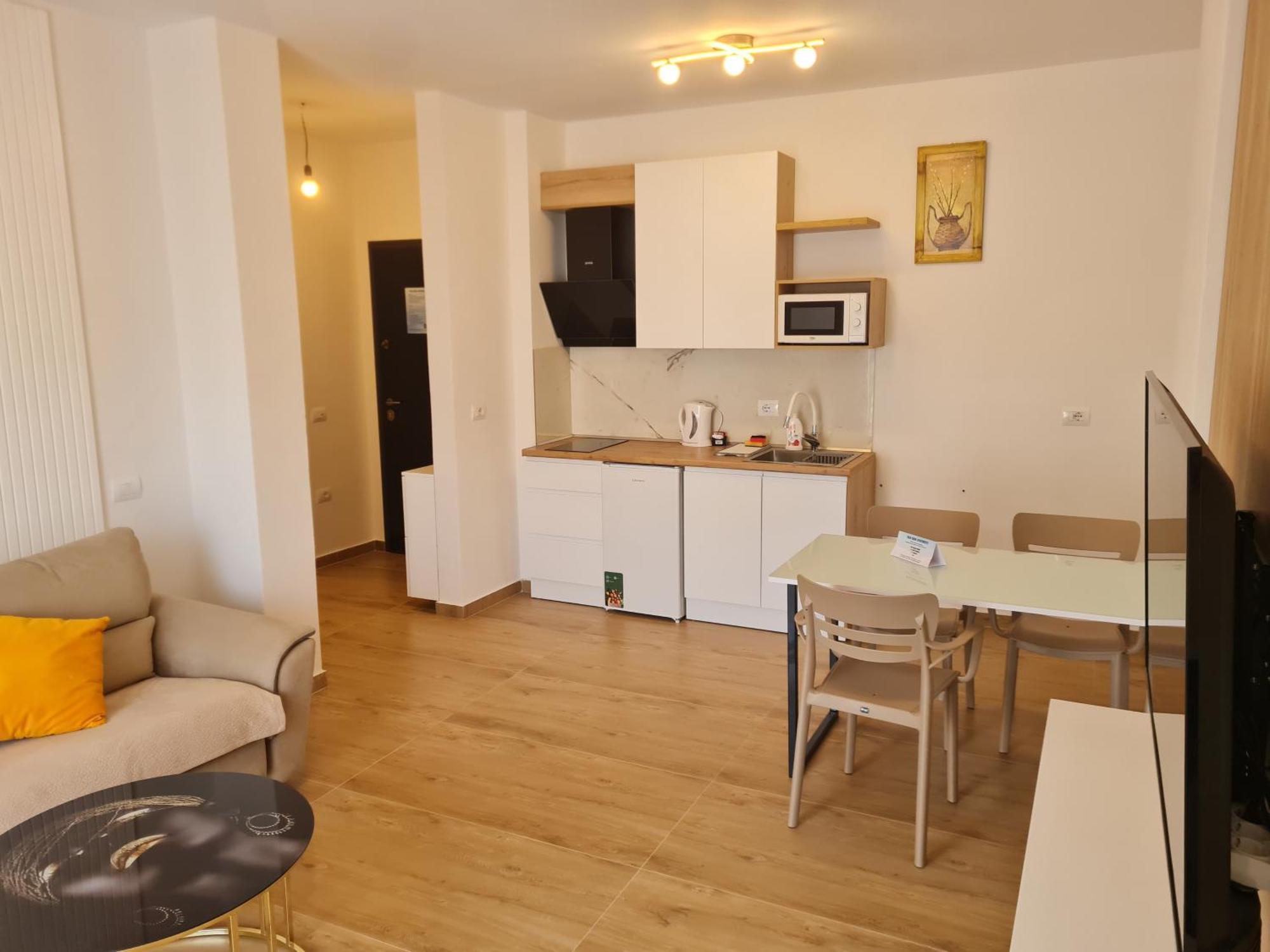 Newborn Lungomare Appartement Vlorë