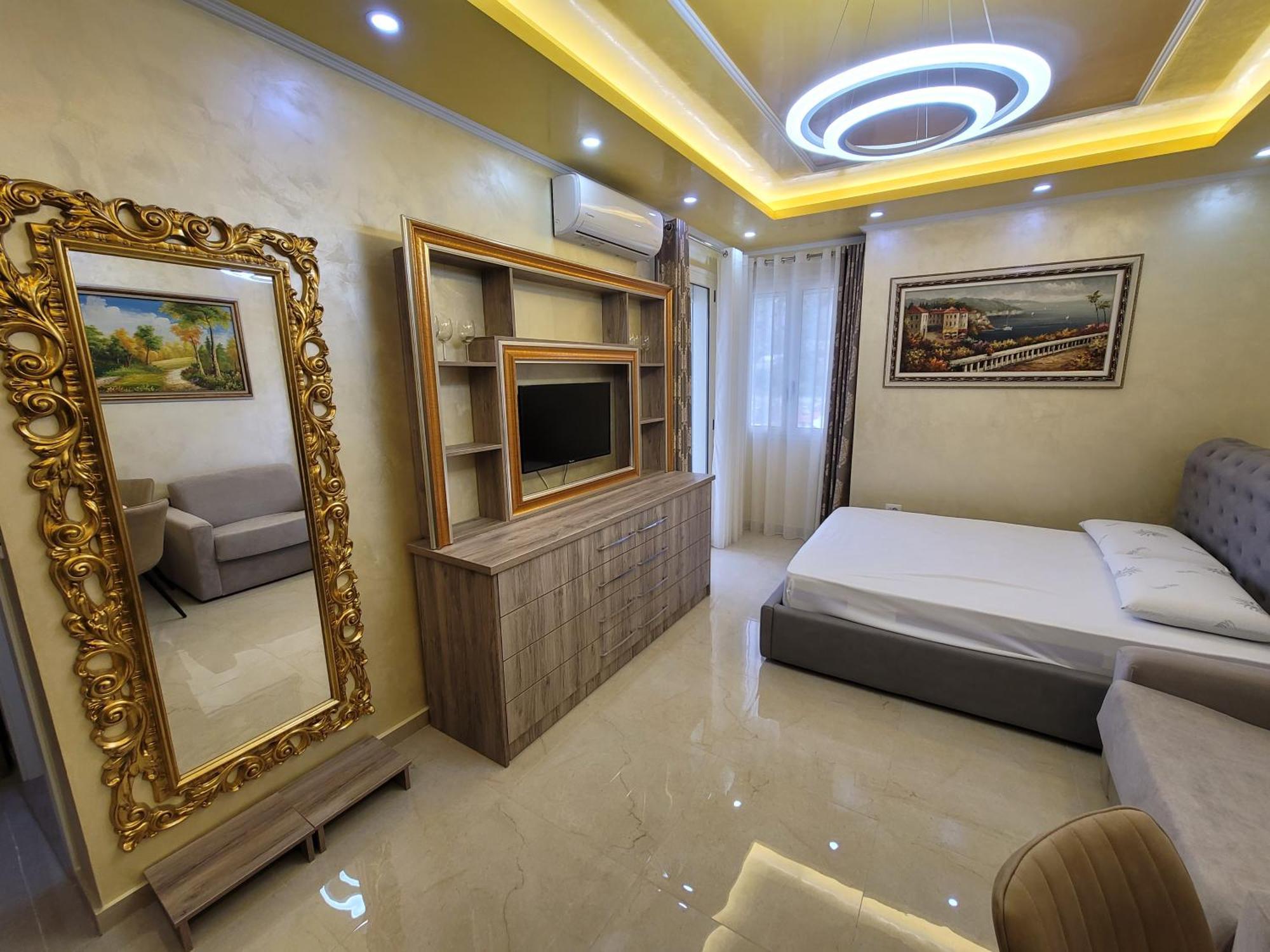 Newborn Lungomare Appartement Vlorë